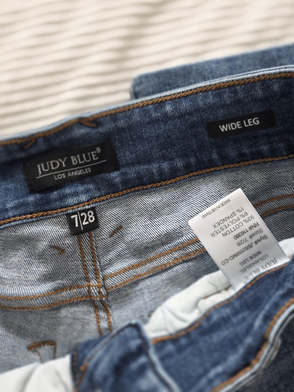 Judy Blue Medium Wash Blue Trouser Leg Jeans - Picture 5 of 7